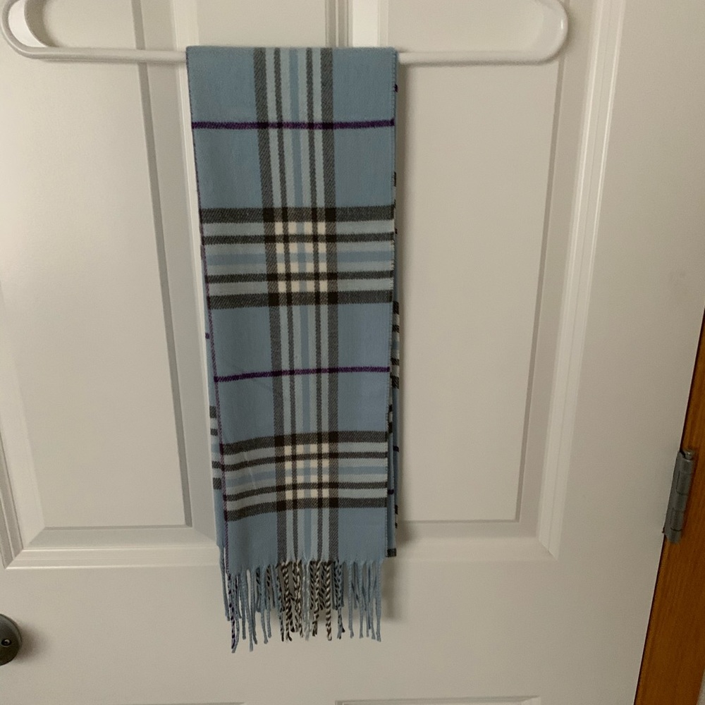 Soft new without tag plaid scarf